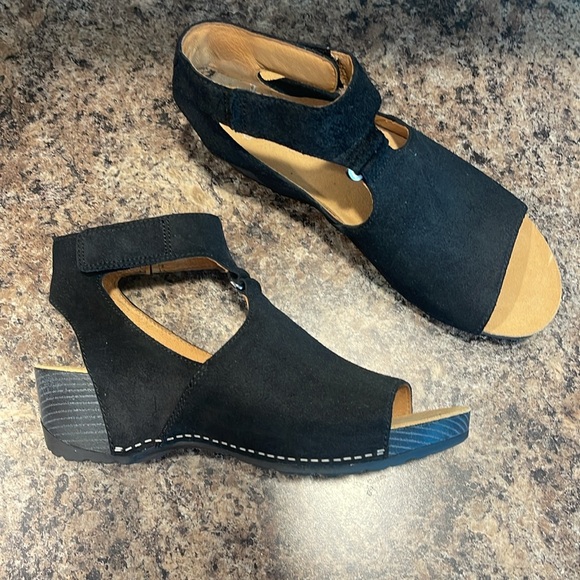 Dansko Sandals Size 9 (EU 40) - Picture 2 of 6